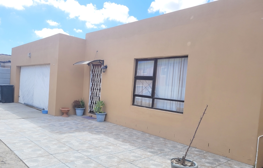 4 Bedroom Property for Sale in Vredelust Western Cape